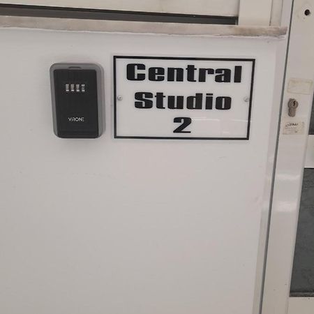 Central Studio 2 伊拉克利翁 外观 照片